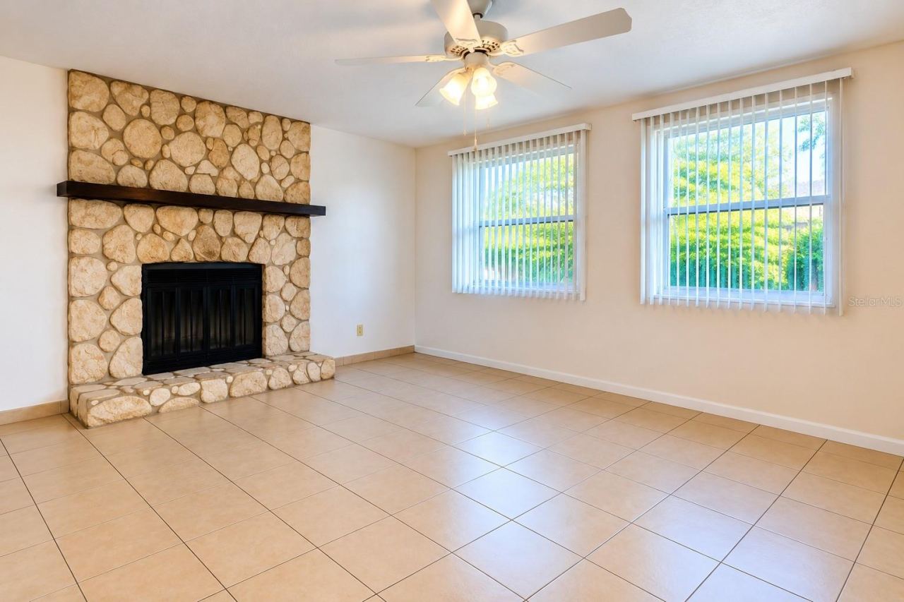 Photo 5 of 824 E 9th Ave, New Smyrna Beach, FL 32169