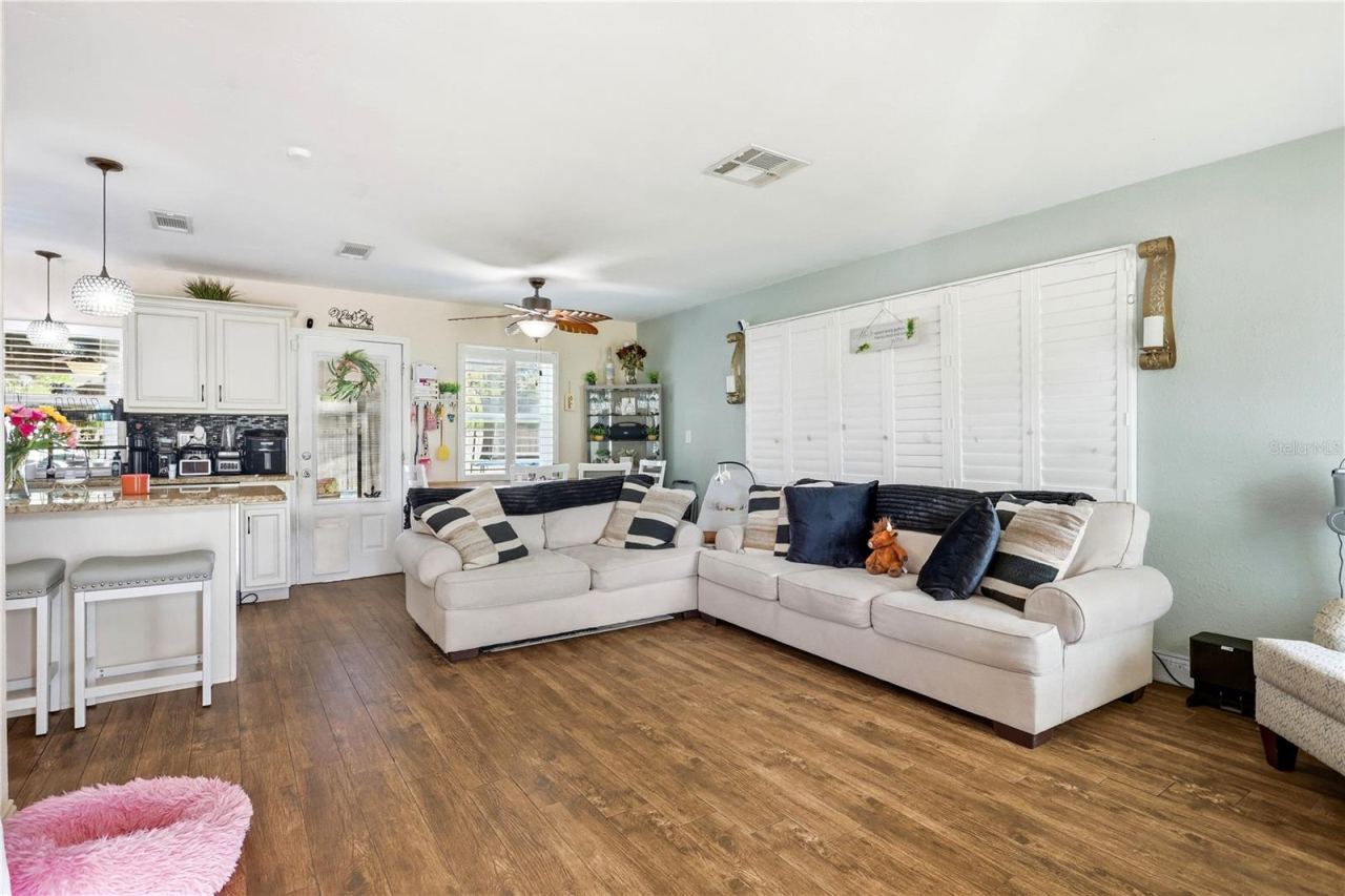 Photo 5 of 1646 Hastings Dr, Deltona, FL 32725
