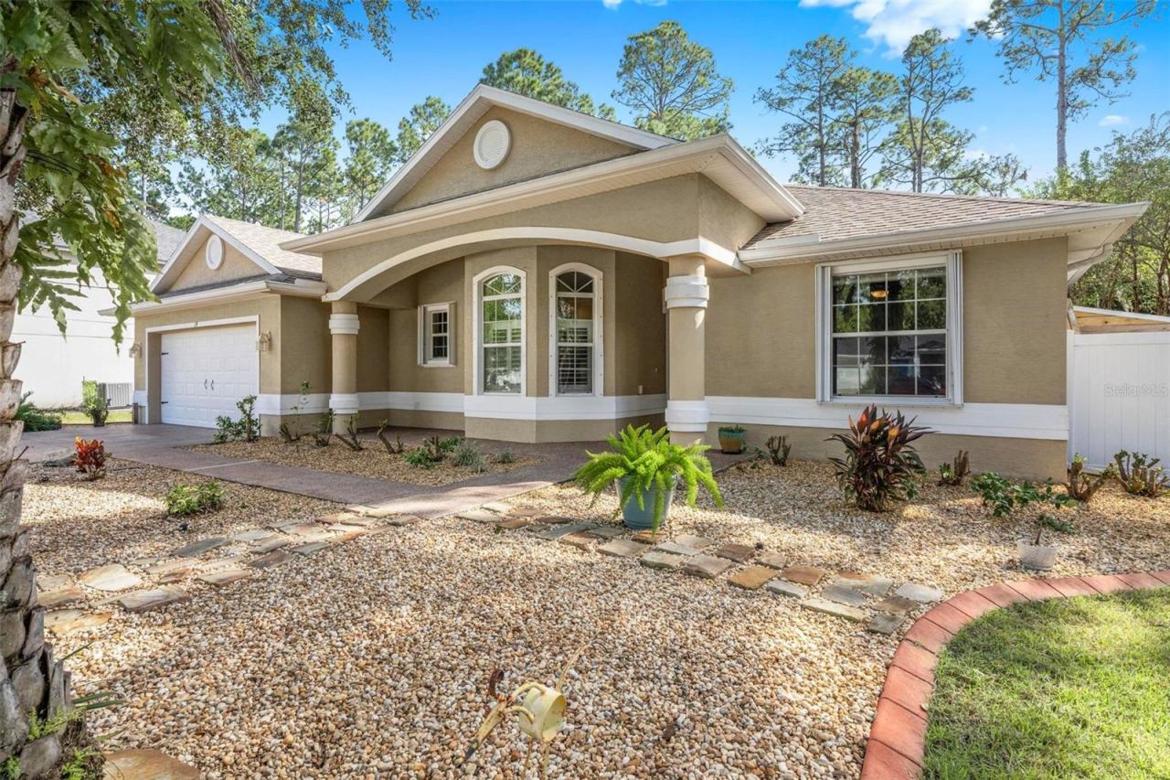 Photo 2 of 19 Seckel Ct, Palm Coast, FL 32137