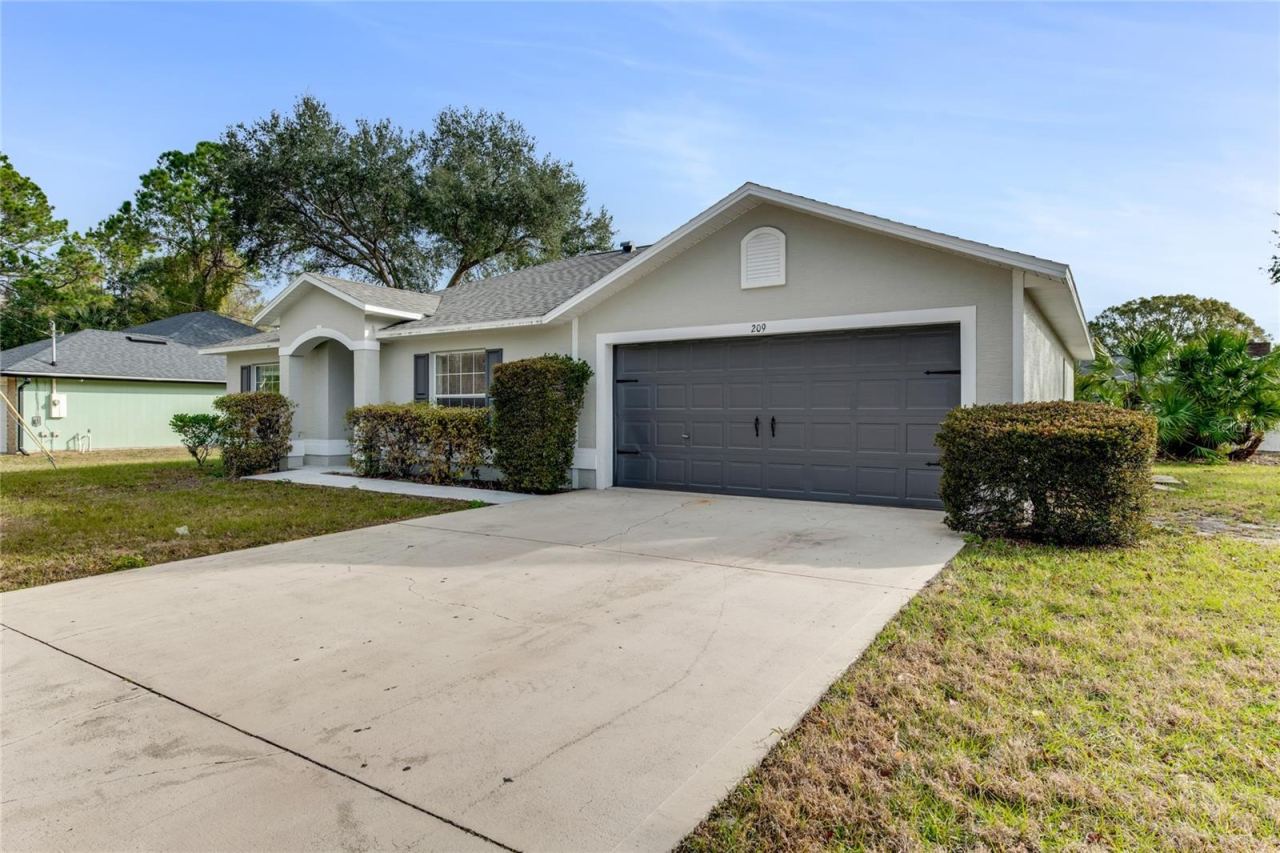 Photo 2 of 209 Parkview Dr, Palm Coast, FL 32164