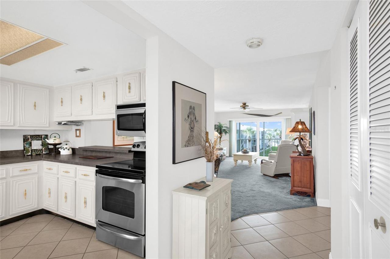 Photo 5 of 325 N Causeway #c302, New Smyrna Beach, FL 32169