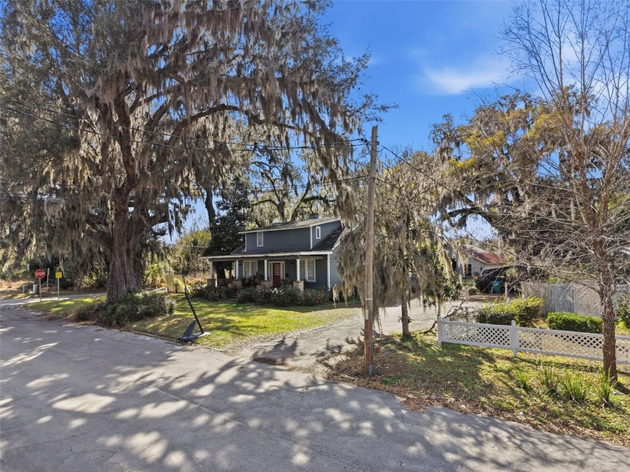 Photo 4 of 420 Pine St, Crescent City, FL 32112