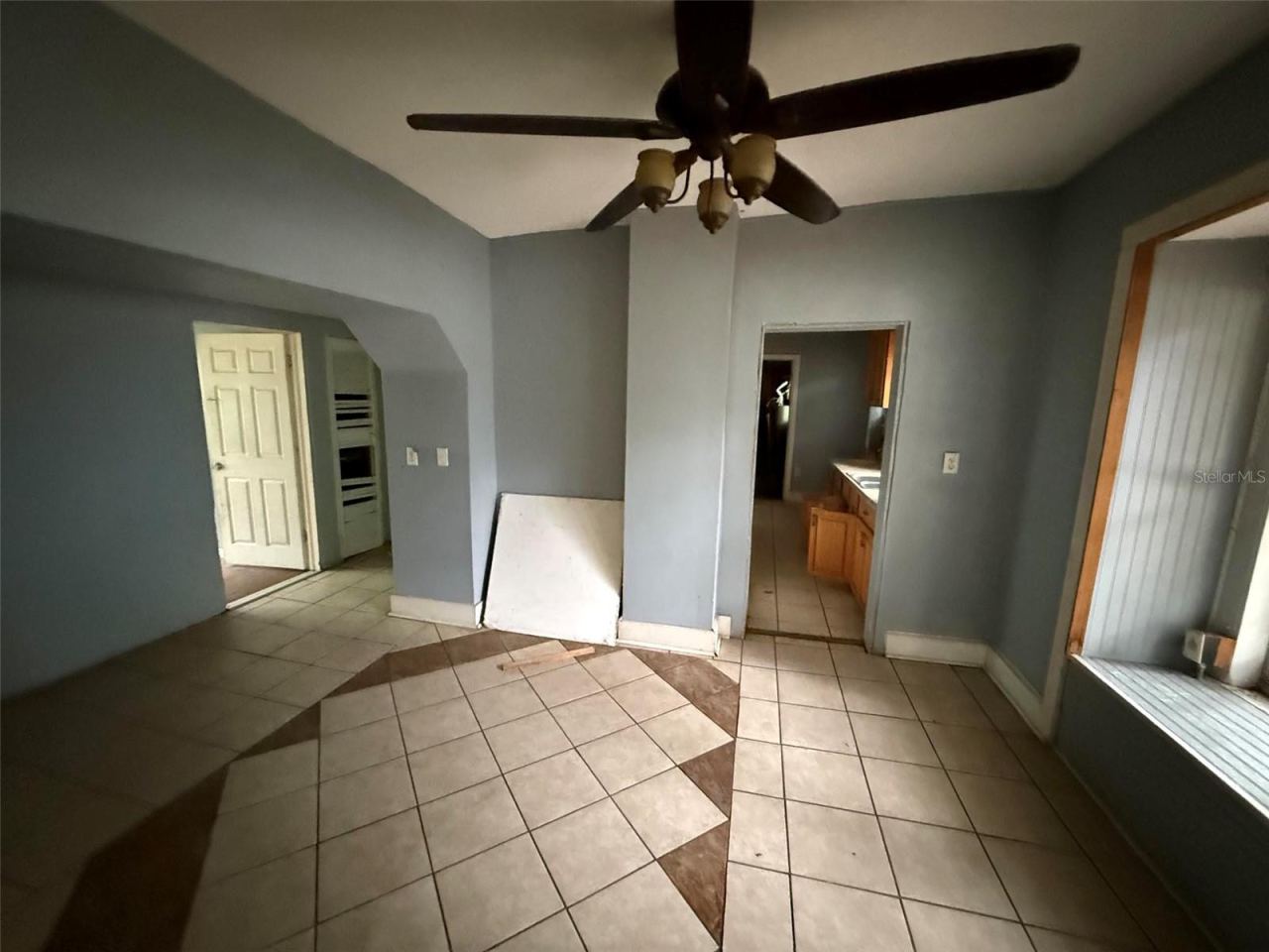 Photo 4 of 335 W Wisconsin Ave, Deland, FL 32720