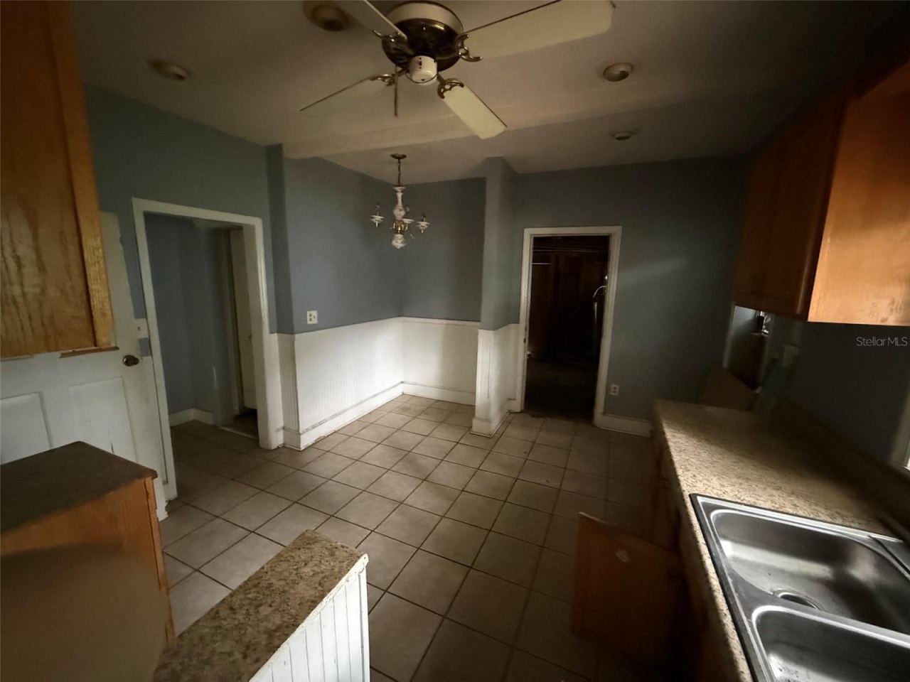 Photo 5 of 335 W Wisconsin Ave, Deland, FL 32720
