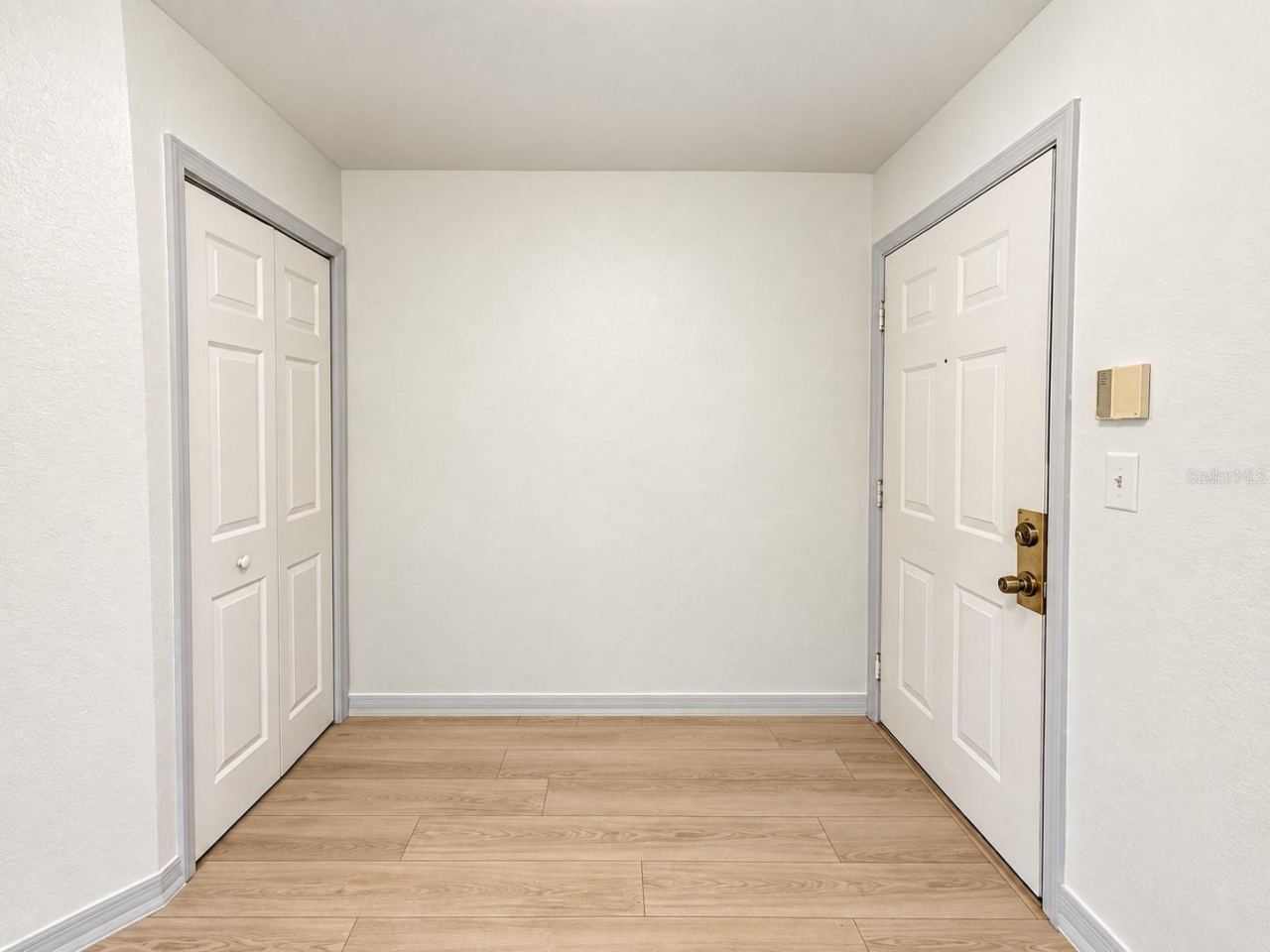 Photo 2 of 5471 Vineland Rd #7204, Orlando, FL 32811