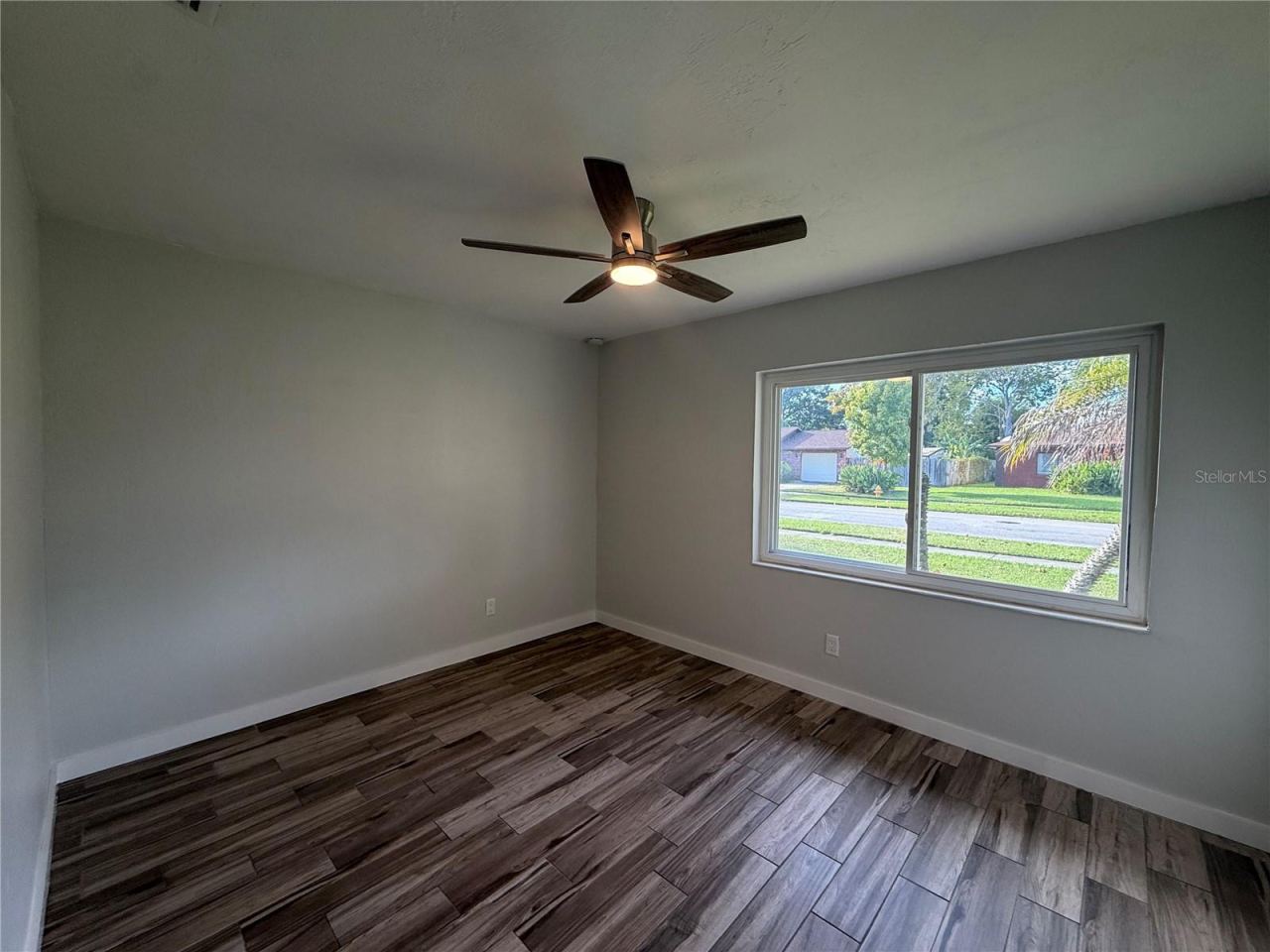 Photo 4 of 789 Little Pine Dr, South Daytona, FL 32119
