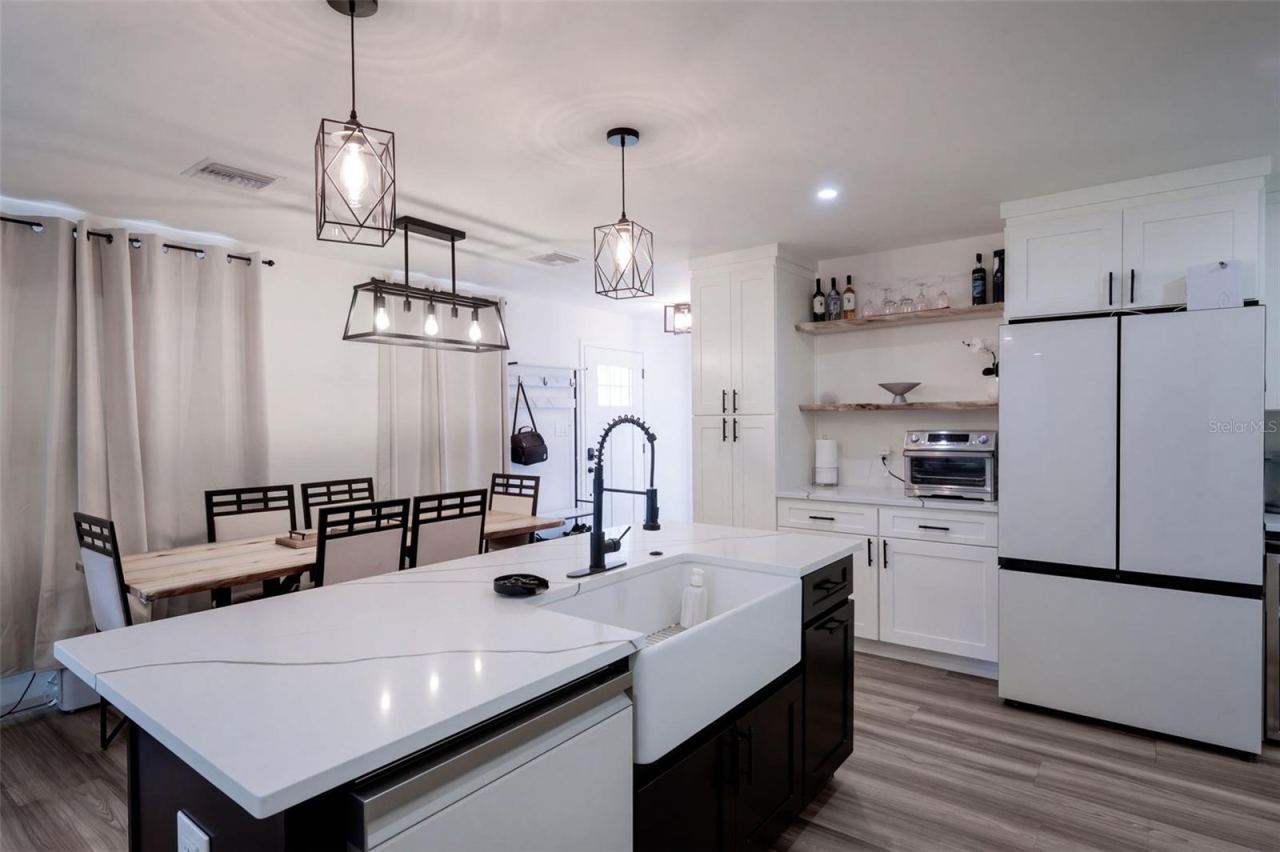 Photo 3 of 1710 Holly Blvd, Deland, FL 32720
