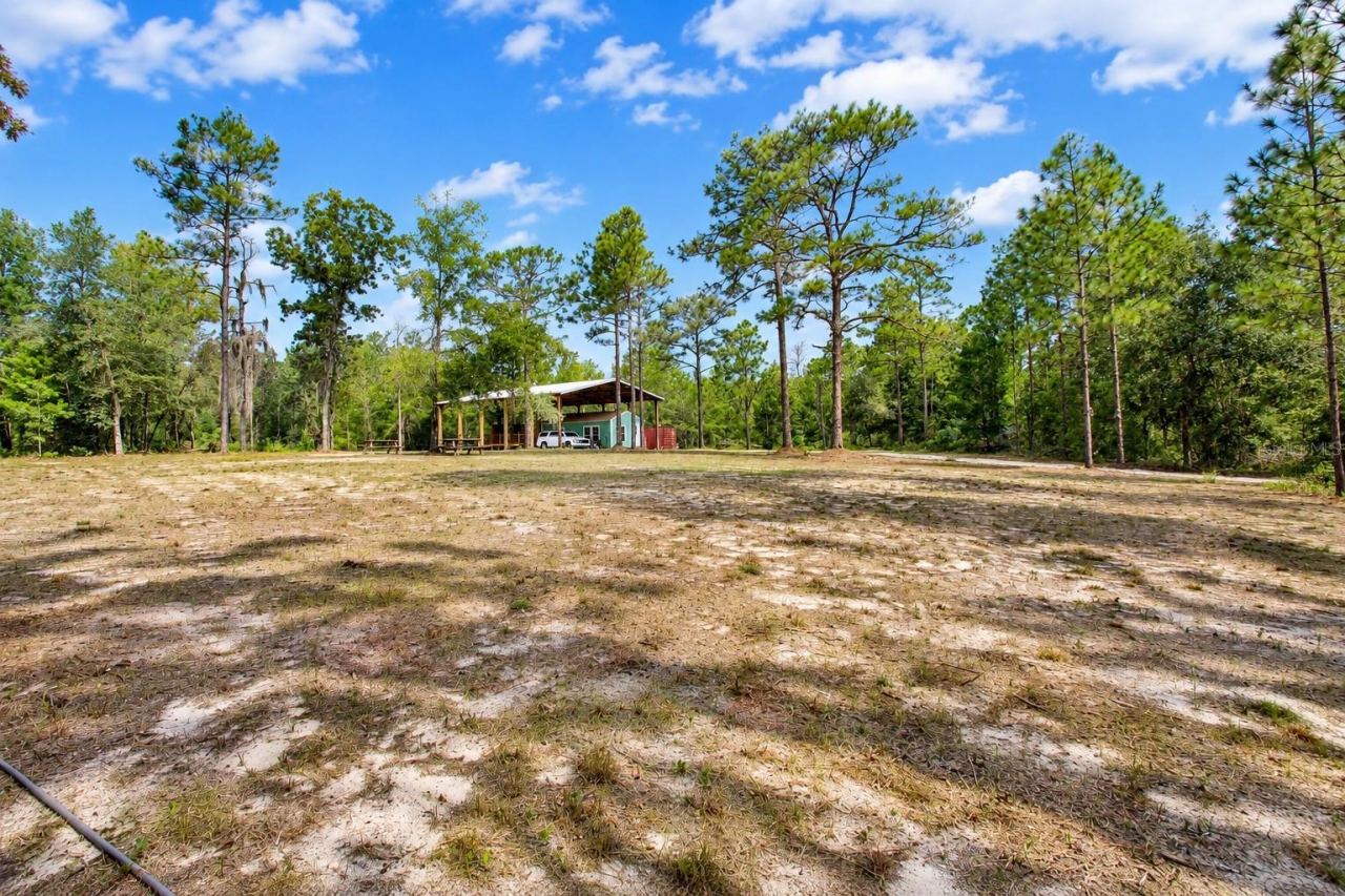 Photo 5 of 419 Lily Trl, Interlachen, FL 32148
