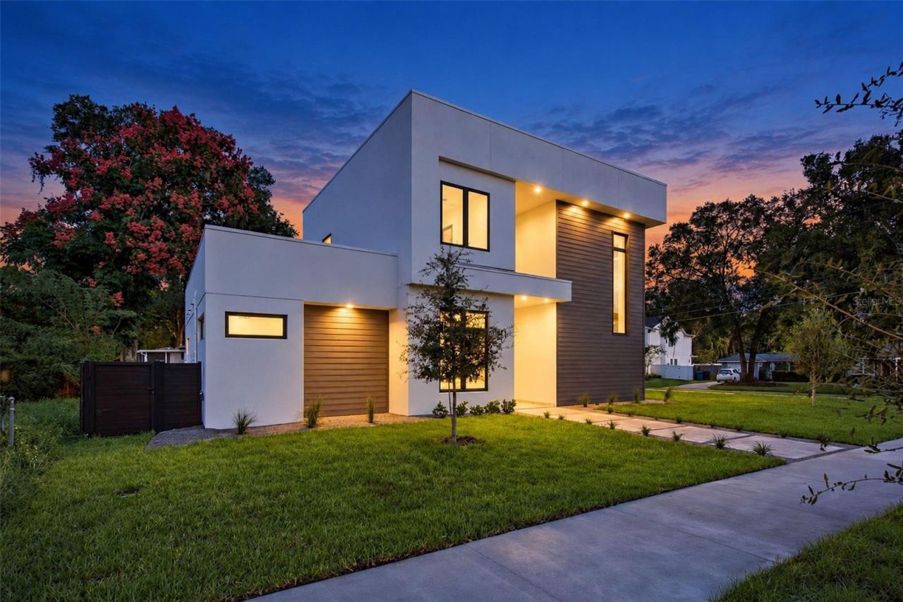 Photo 2 of 541 Buckminster Cir, Orlando, FL 32803