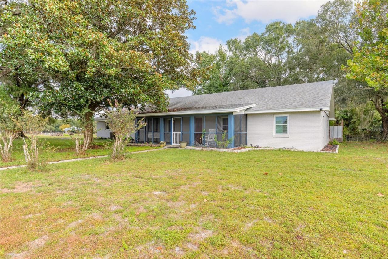 Photo 5 of 1390 E Ohio Ave, Lake Helen, FL 32744