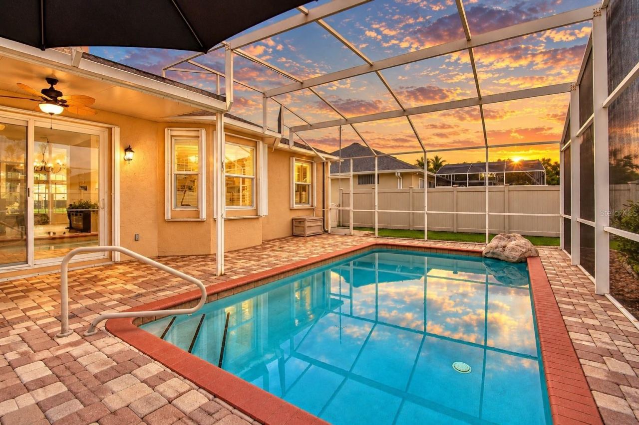Photo 4 of 122 San Remo Dr, Edgewater, FL 32141