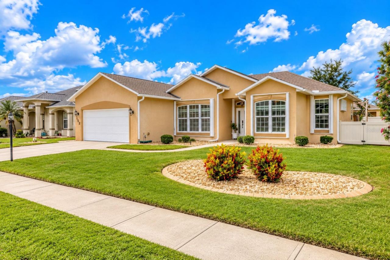 Photo 5 of 122 San Remo Dr, Edgewater, FL 32141
