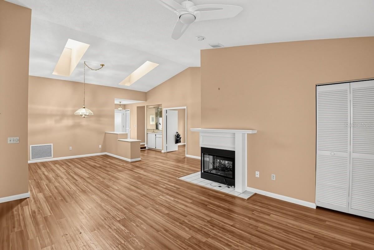 Photo 5 of 2006 Teakwood Ln, Port Orange, FL 32128