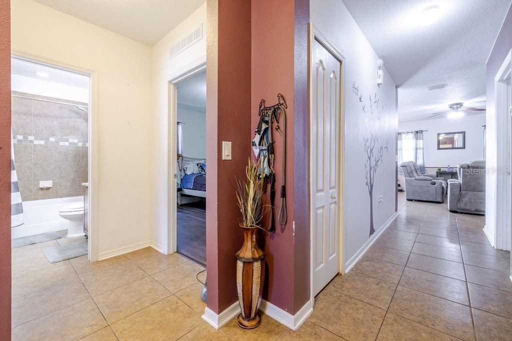 Photo 5 of 252 Sherri Lee Ln, Deland, FL 32720