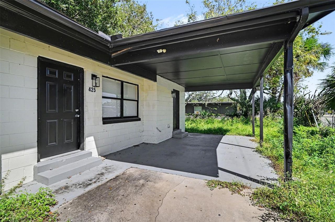 Photo 3 of 425 Walnut St, Daytona Beach, FL 32114
