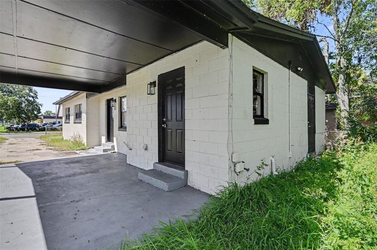 Photo 4 of 425 Walnut St, Daytona Beach, FL 32114