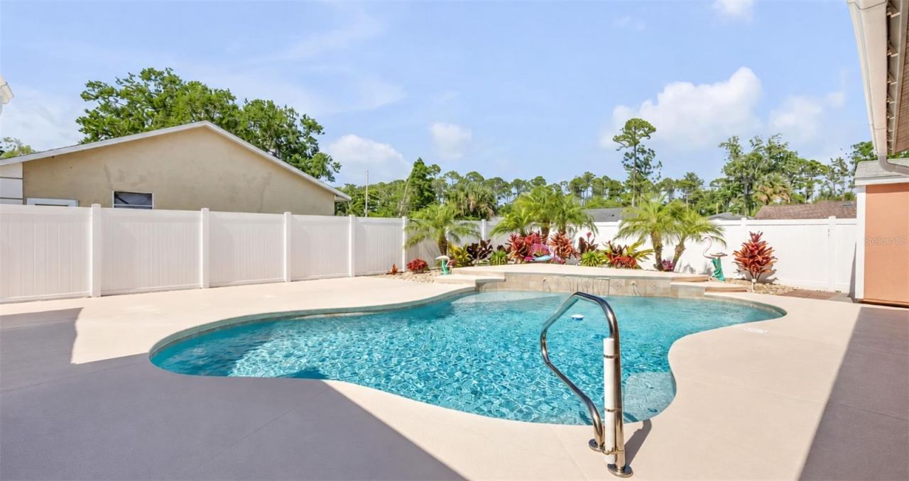 Photo 2 of 2945 Juniper Dr, Edgewater, FL 32141
