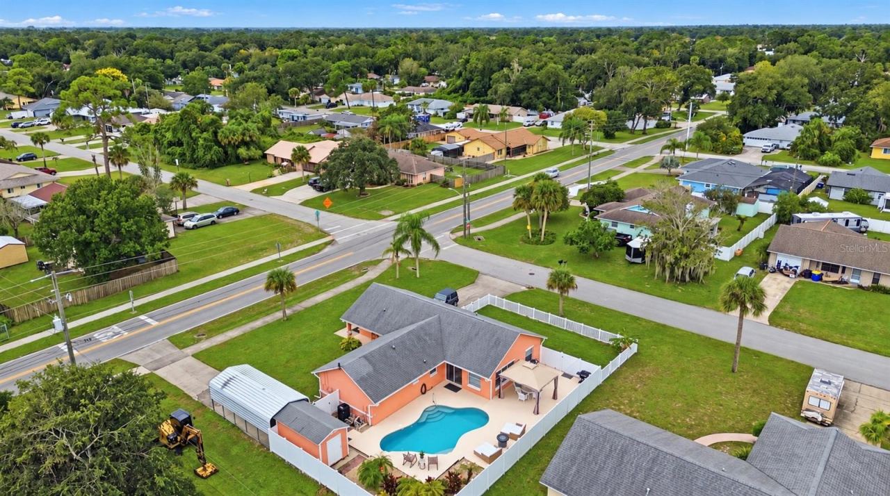 Photo 5 of 2945 Juniper Dr, Edgewater, FL 32141