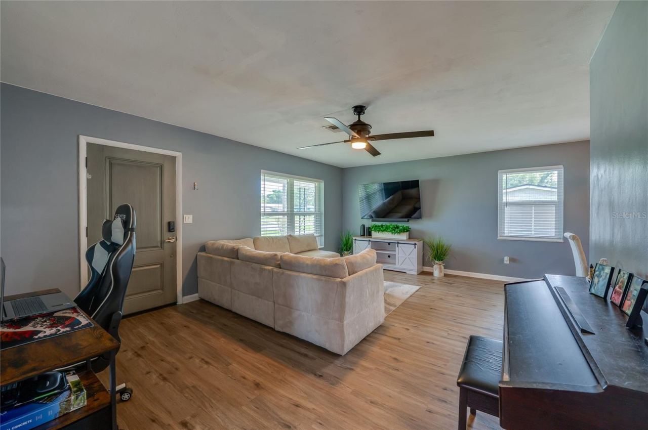 Photo 5 of 605 E Normandy Blvd, Deltona, FL 32725