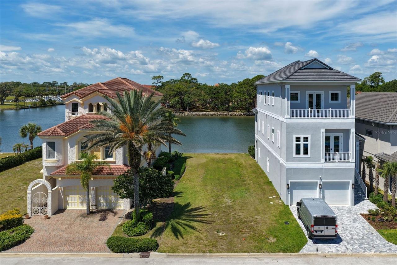 Photo 2 of 226 Yacht Harbor Dr, Palm Coast, FL 32137