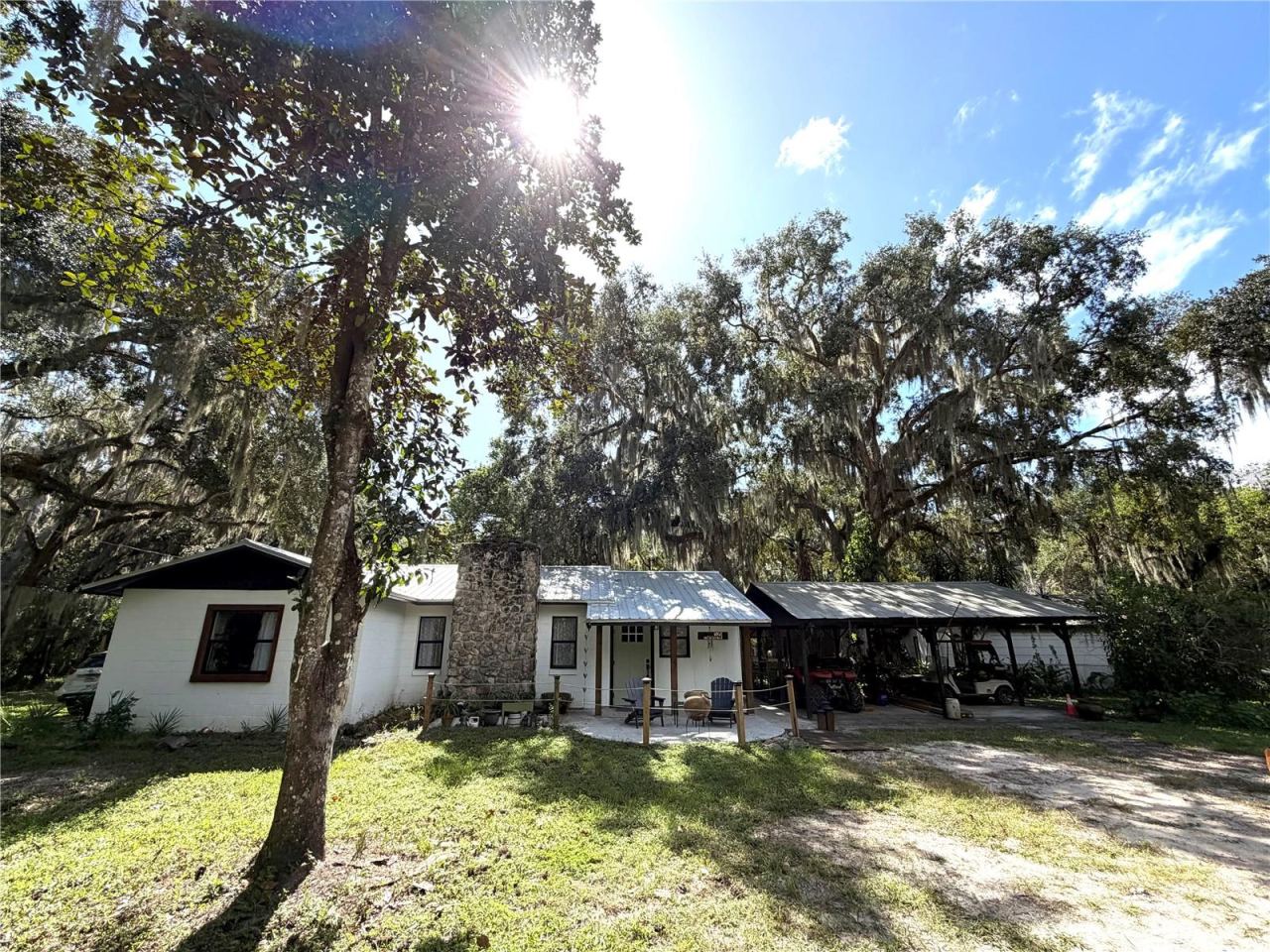 Photo 5 of 525 Old Dixie Ln, Oak Hill, FL 32759