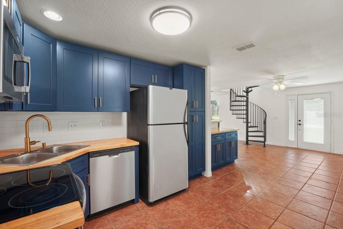 Photo 5 of 64 Ocean Shore Dr, Ormond Beach, FL 32176