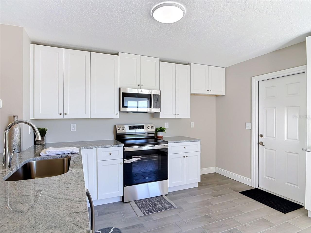 Photo 4 of 3025 Foxboro Cir, Deltona, FL 32738