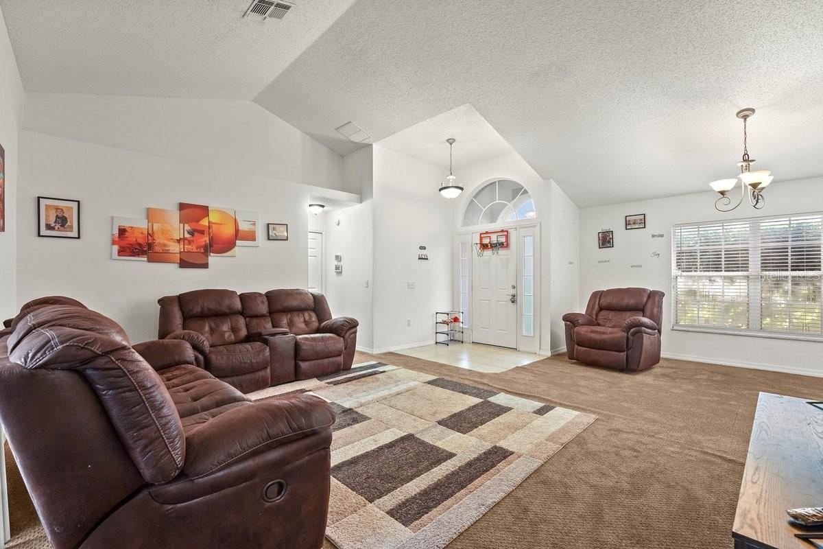 Photo 4 of 1725 Hernando Ave, Deltona, FL 32725