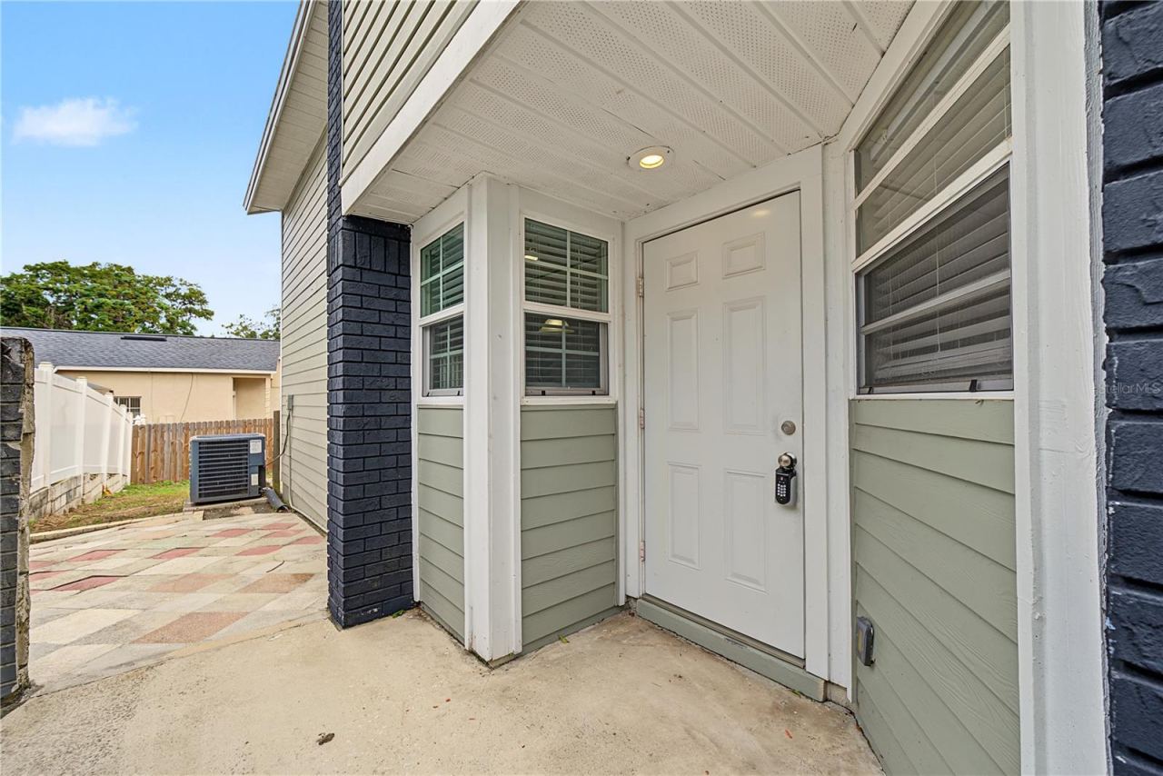 Photo 4 of 208 Alston Dr, Orlando, FL 32835