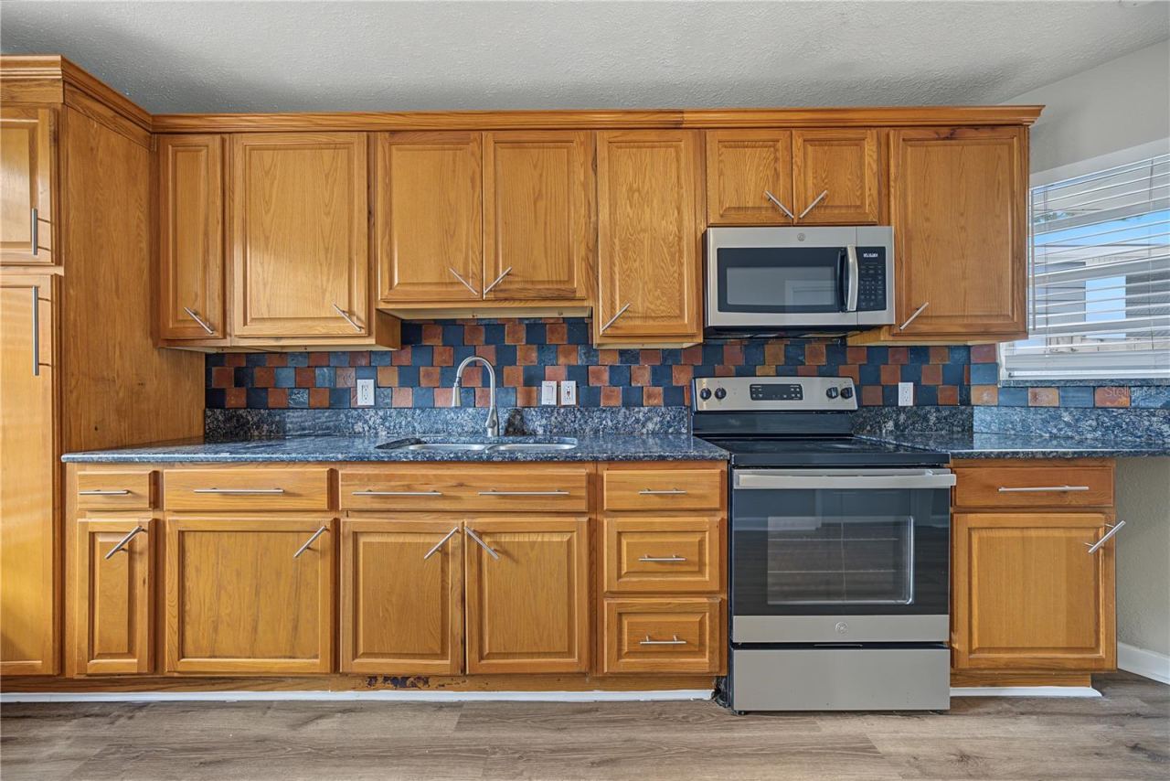 Photo 5 of 208 Alston Dr, Orlando, FL 32835