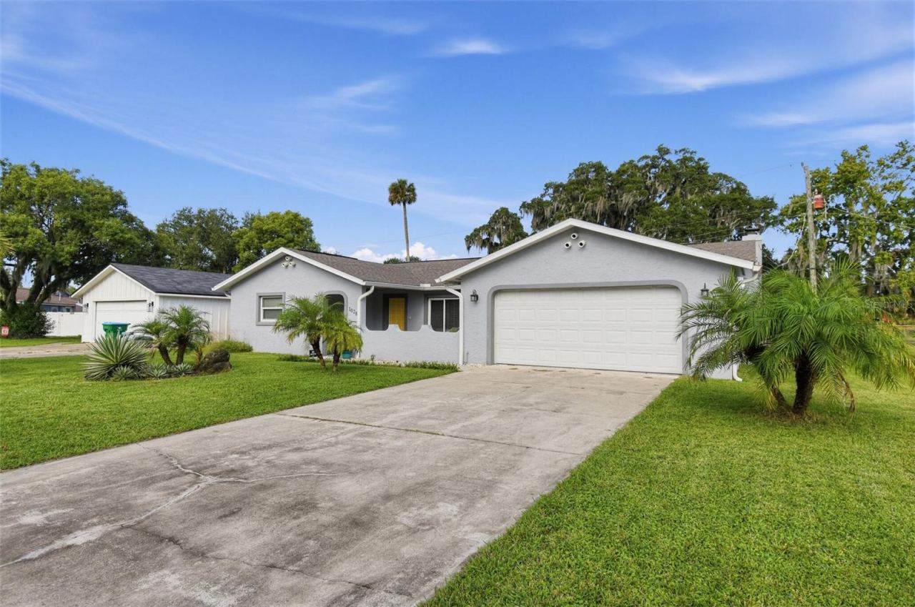 Photo 4 of 1028 Indian Oaks W, Holly Hill, FL 32117