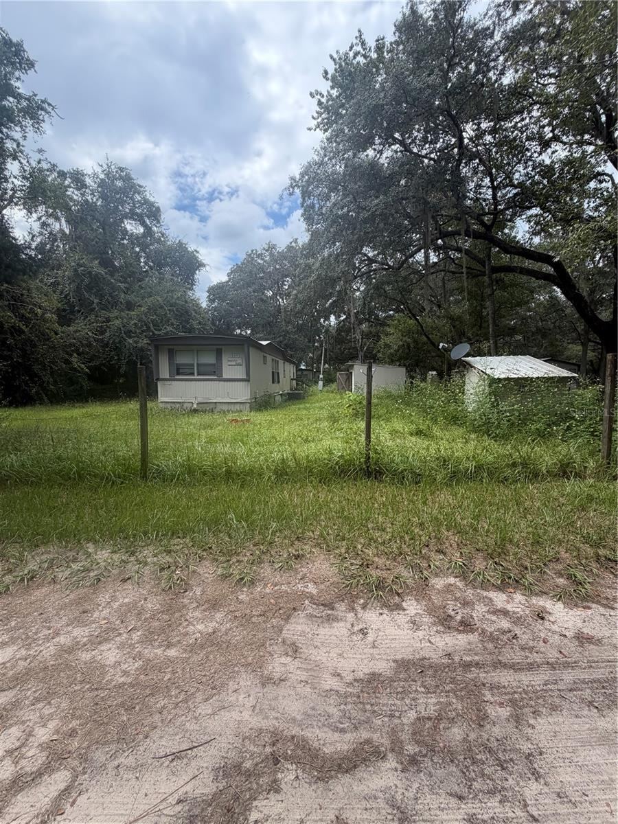 Photo 4 of 205 Little Star Rd, Hawthorne, FL 32640