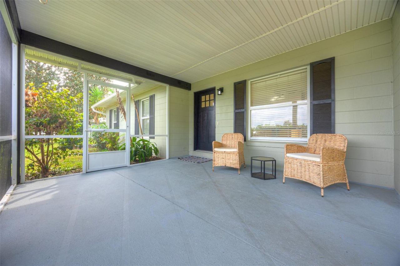Photo 4 of 569 Sidney Dr, Lake Helen, FL 32744