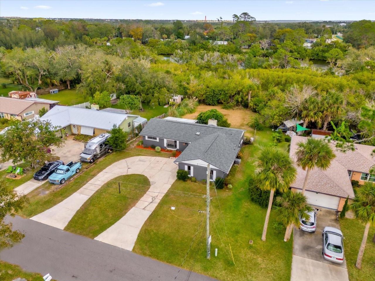 Photo 3 of 2533 Edgewater Ave, New Smyrna Beach, FL 32168