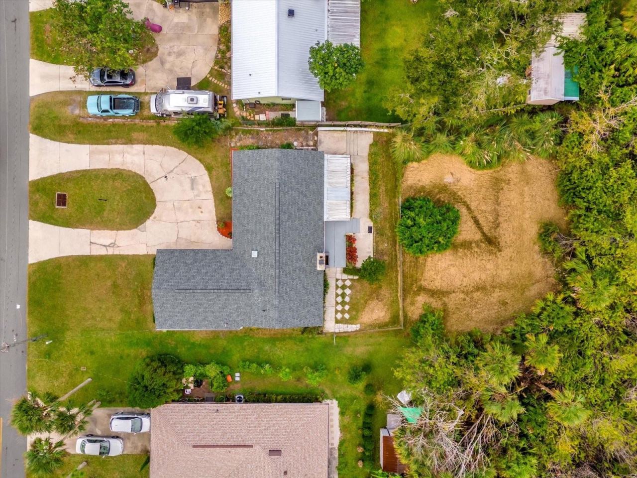 Photo 4 of 2533 Edgewater Ave, New Smyrna Beach, FL 32168
