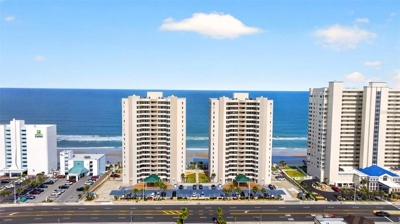 Photo 4 of 3311 S Atlantic Ave #302, Daytona Beach Shores, FL 32118