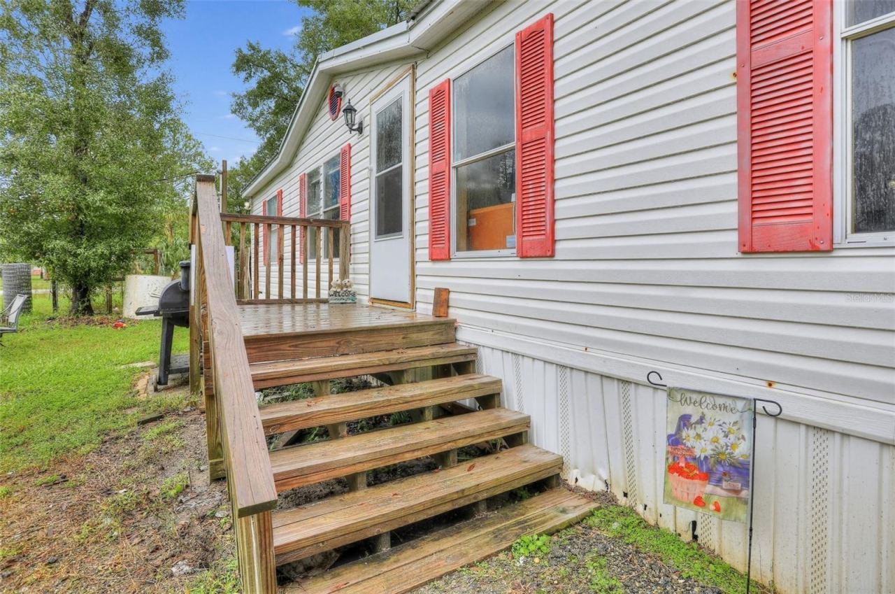 Photo 4 of 4705 Roberta St, Hastings, FL 32145