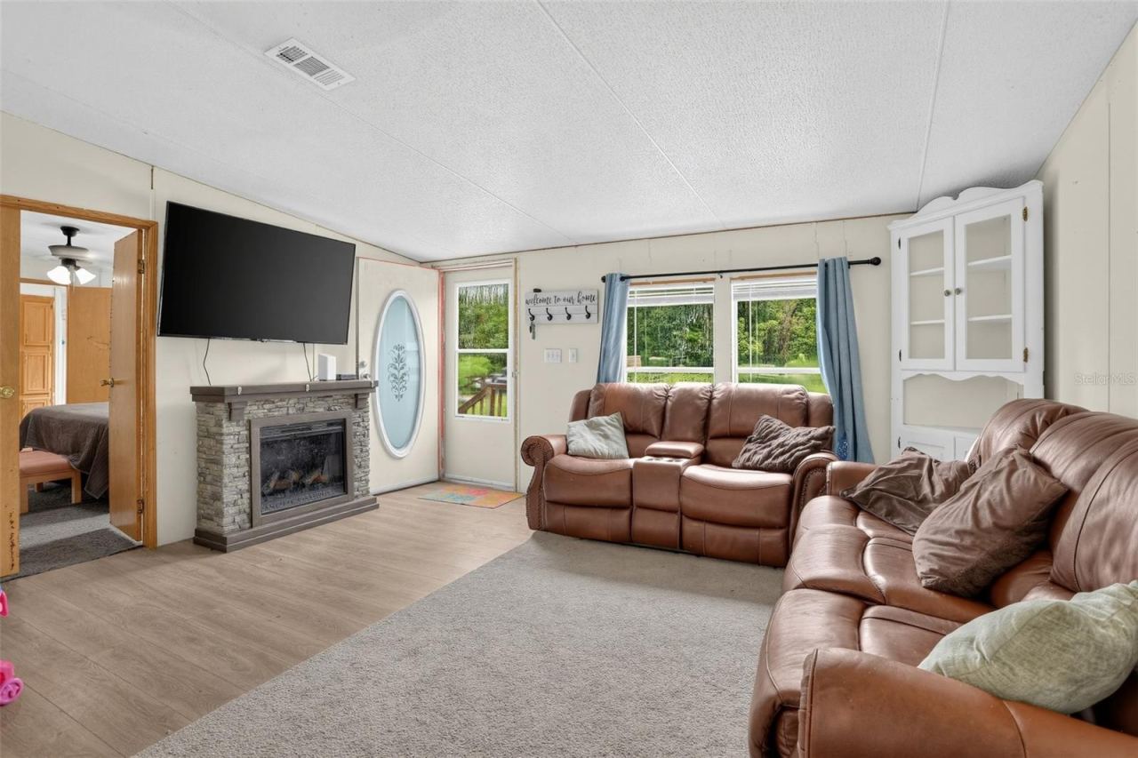 Photo 5 of 4705 Roberta St, Hastings, FL 32145