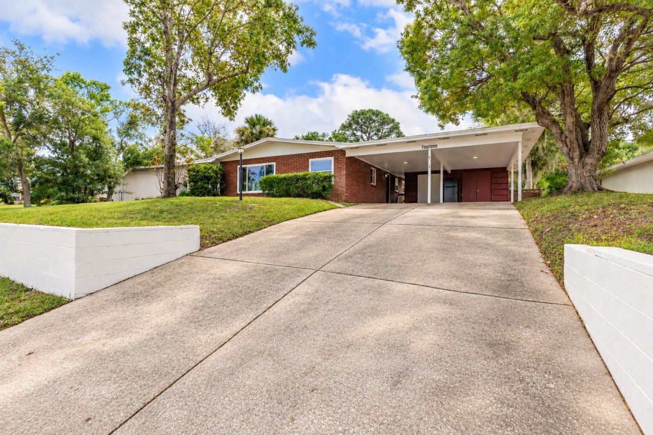 Photo 2 of 14 Lee Dr, Edgewater, FL 32141