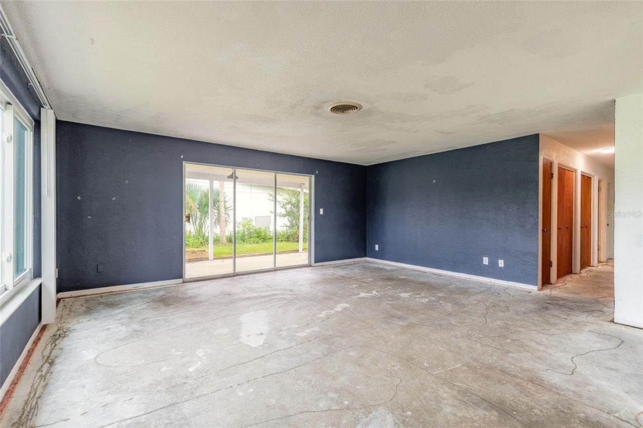 Photo 5 of 14 Lee Dr, Edgewater, FL 32141