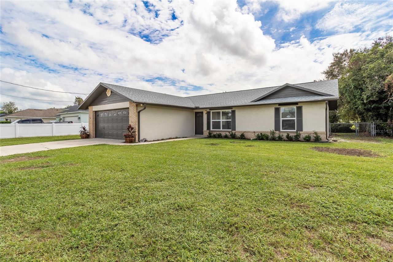 Photo 4 of 1911 N Portillo Dr, Deltona, FL 32738