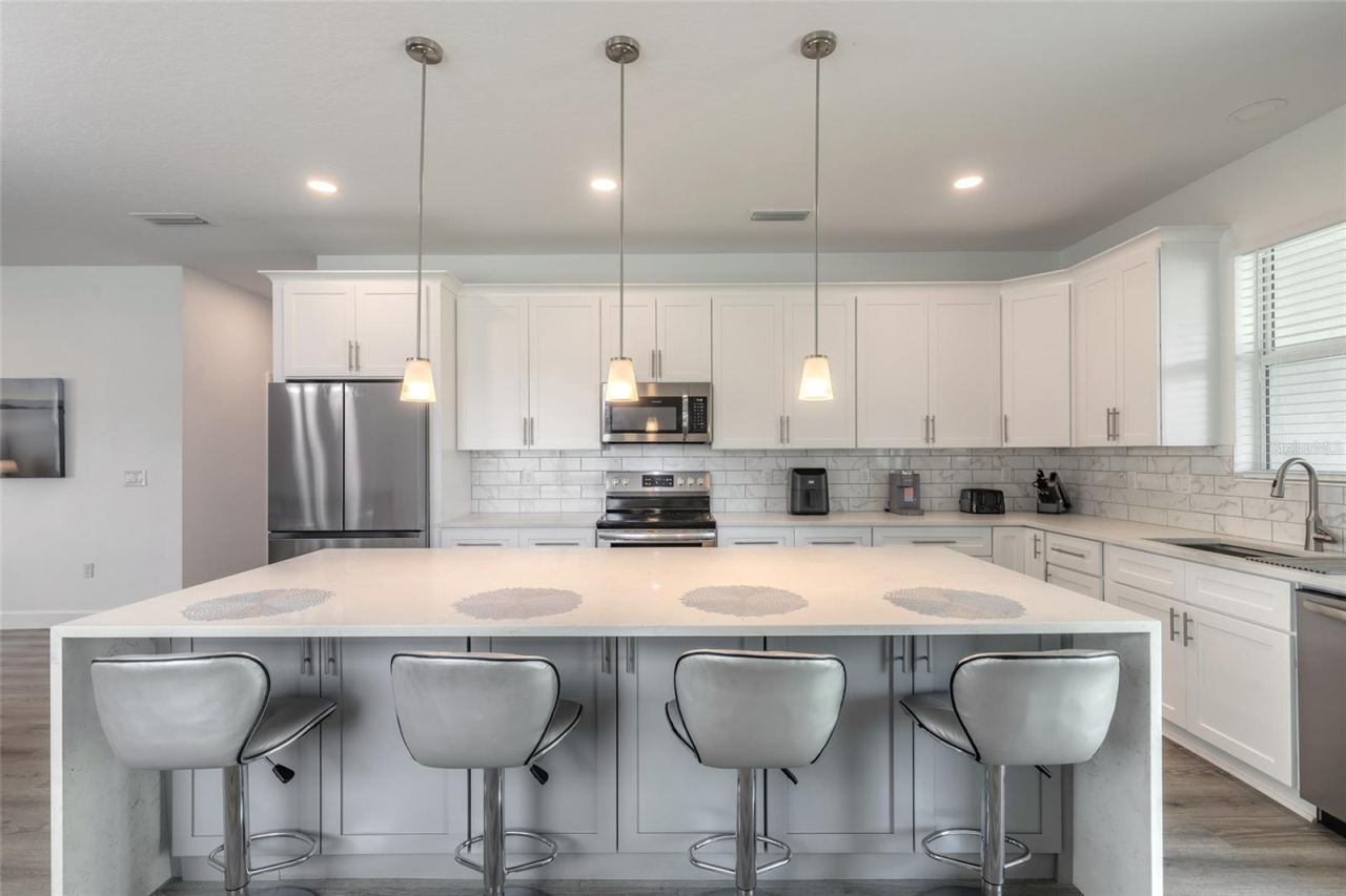 Photo 4 of 2625 Travelers Palm Dr, Edgewater, FL 32141