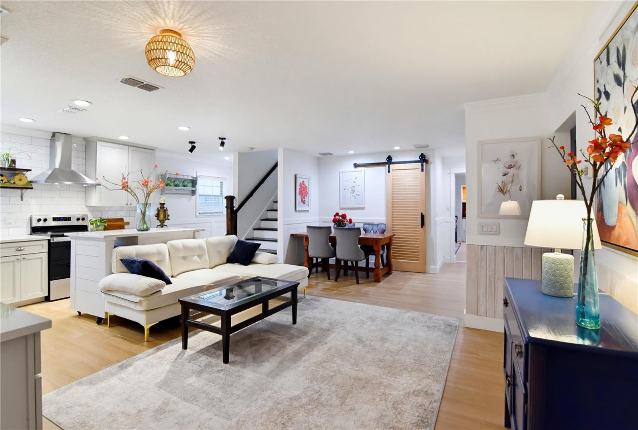 Photo 4 of 1611 Chestnut Ave, Winter Park, FL 32789