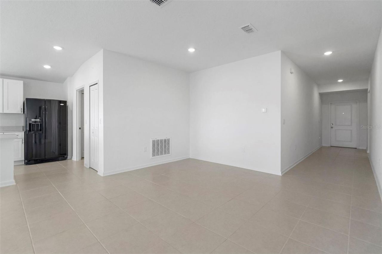 Photo 4 of 1278 Belle Isle Ln, Daytona Beach, FL 32124