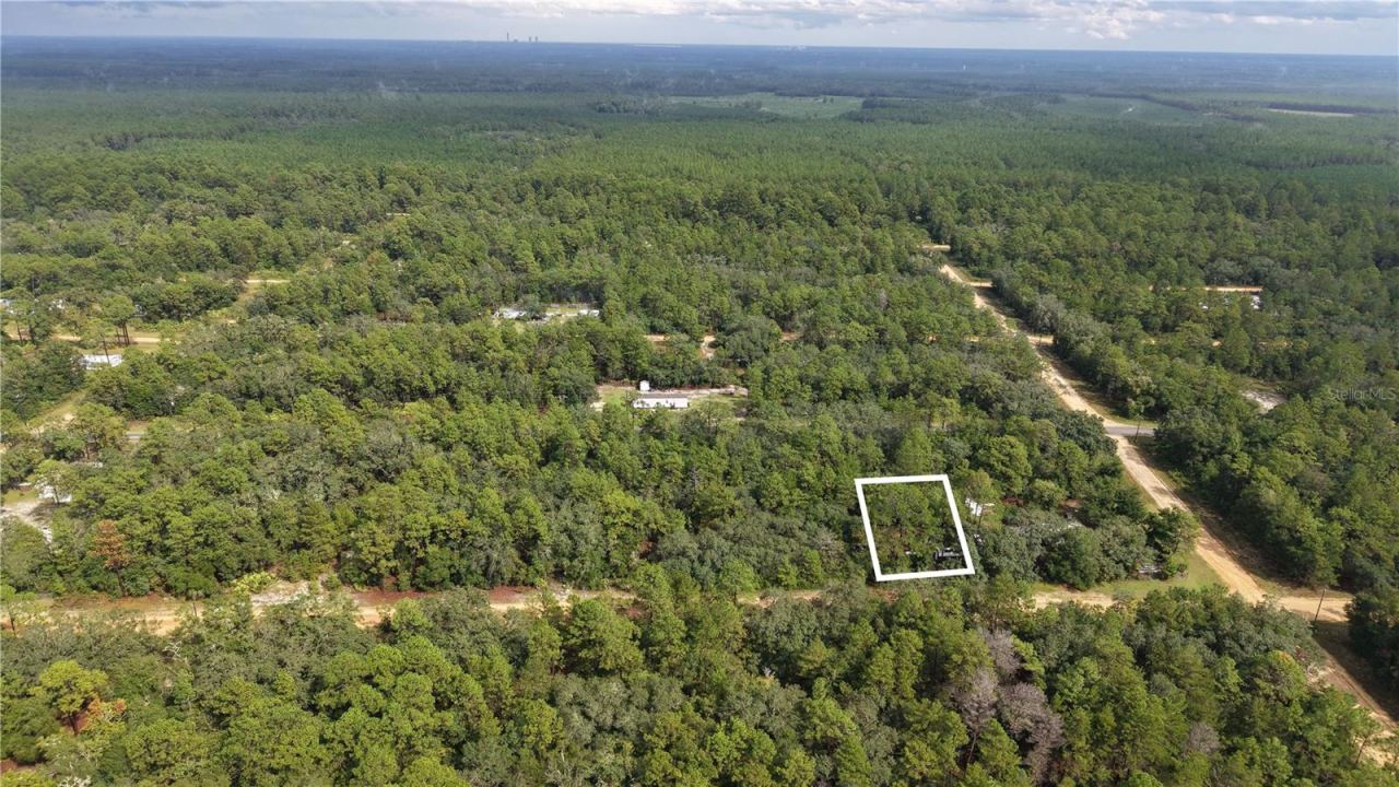 Photo 2 of 604 Del Monaco Ave, Interlachen, FL 32148