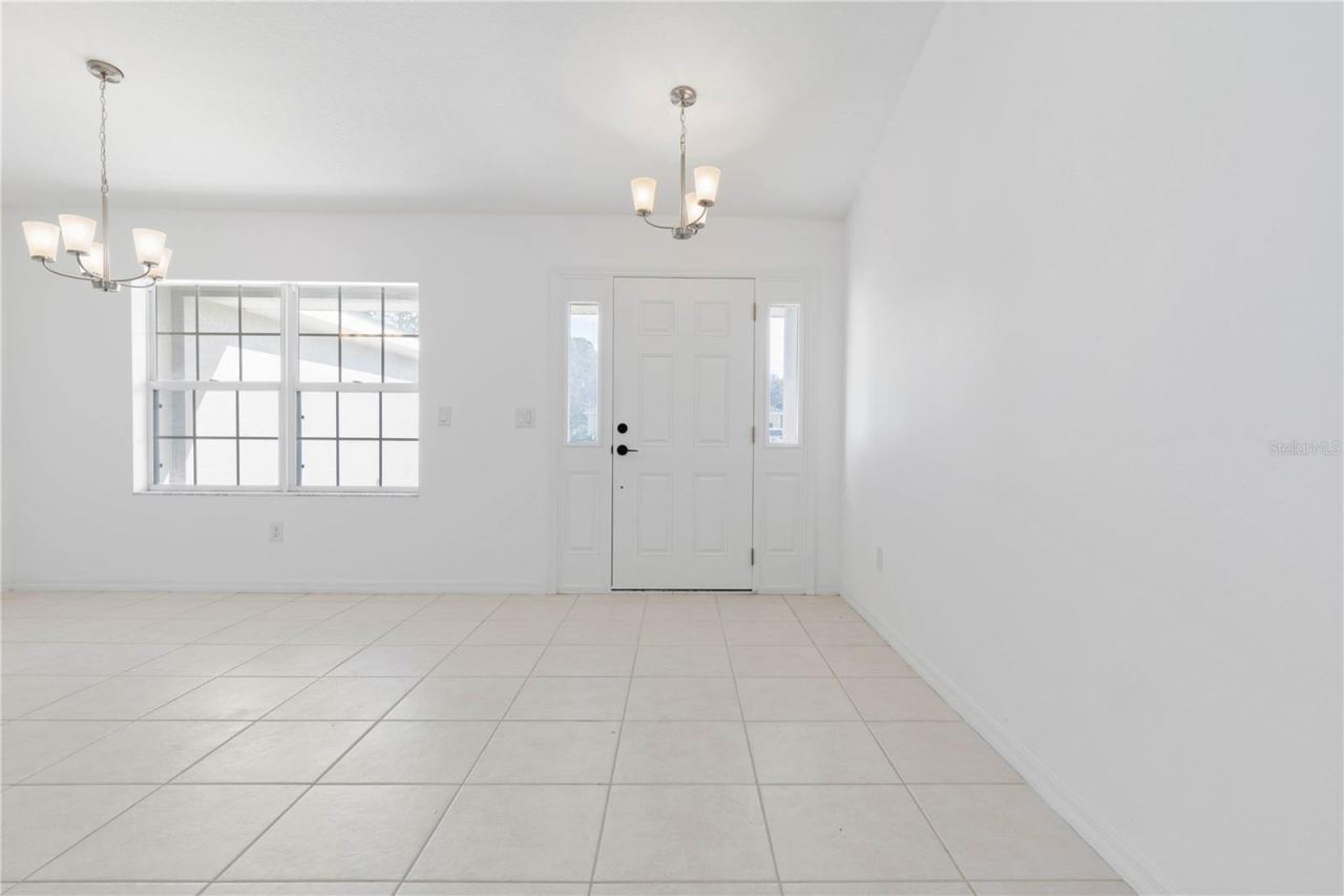 Photo 4 of 31 Seattle Trl, Palm Coast, FL 32164