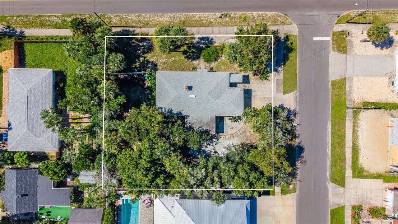 Photo 4 of 705 N Peninsula Ave, New Smyrna Beach, FL 32169