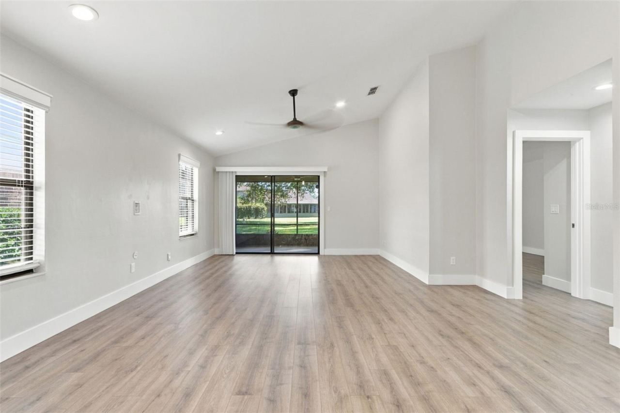Photo 4 of 194 Gray Dove Ct, Daytona Beach, FL 32119