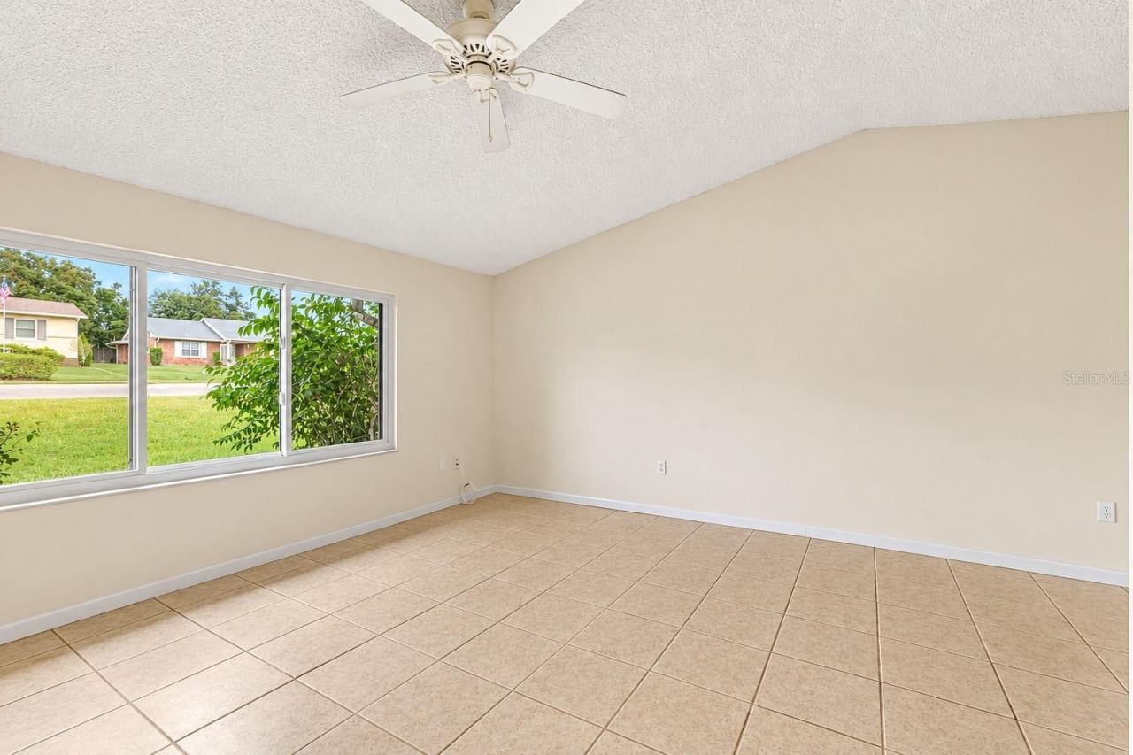 Photo 5 of 1273 Gladstone Dr, Deltona, FL 32725