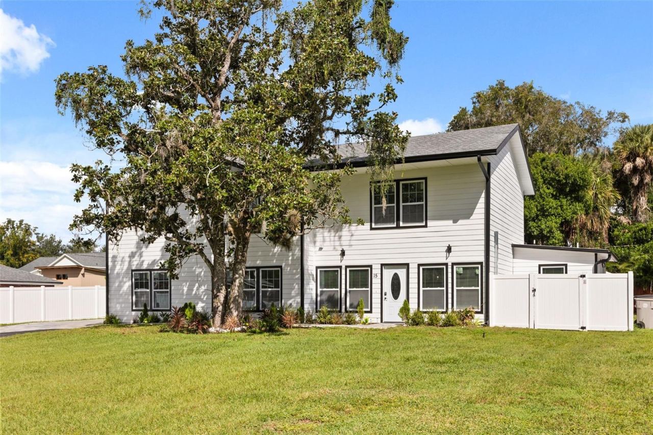 Photo 2 of 15 E Laurel St, Apopka, FL 32703